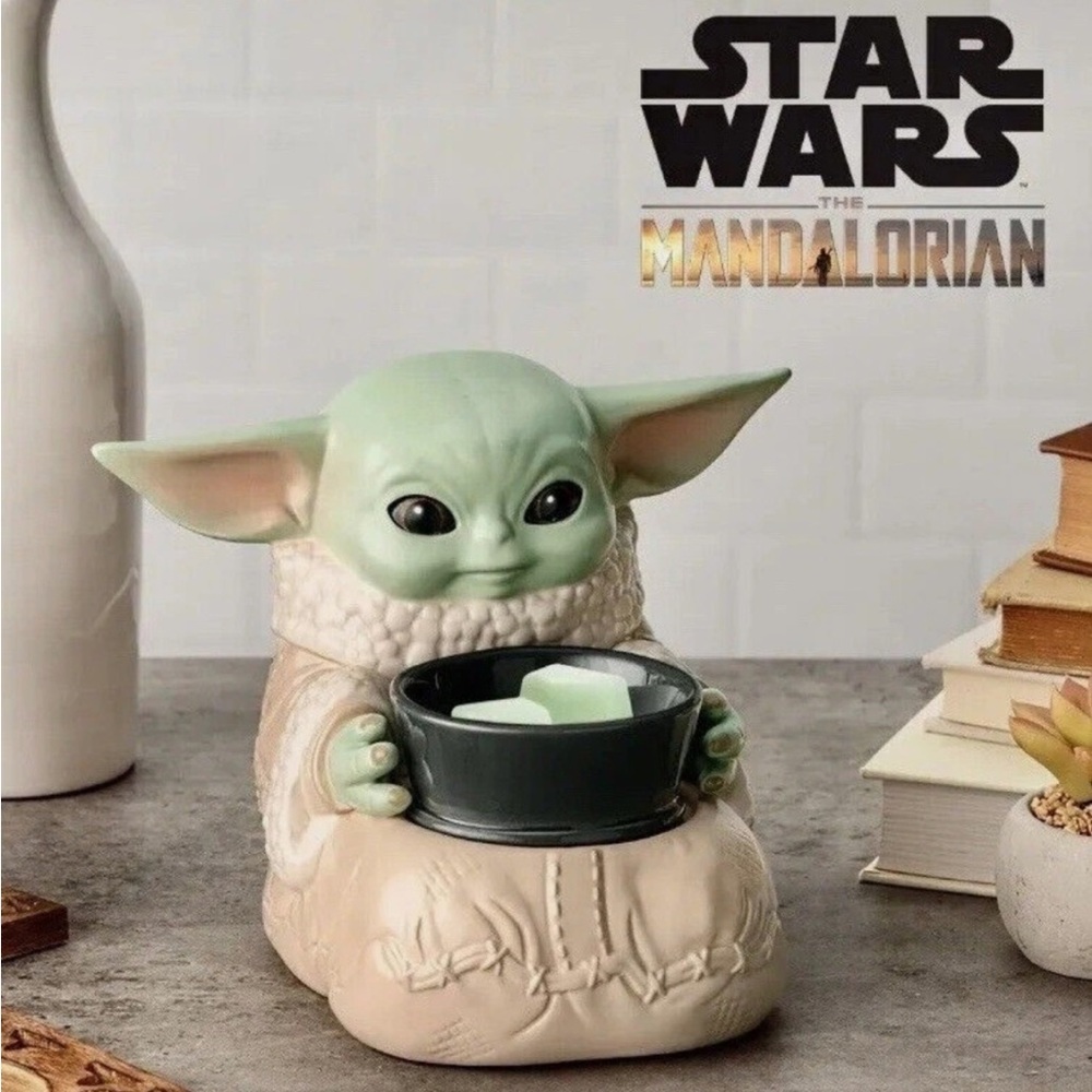 Scentsy Warmer The Child Baby Yoda Grogu The Mandalorian Star Wars New in Box!